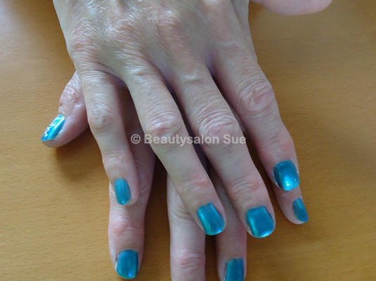 Beautysalon Sue – Bedrijfsfeest – nagels lakker