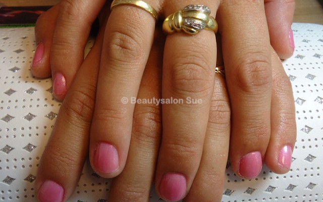 Beautysalon Sue – Bedrijfsfeest – nagels lakken